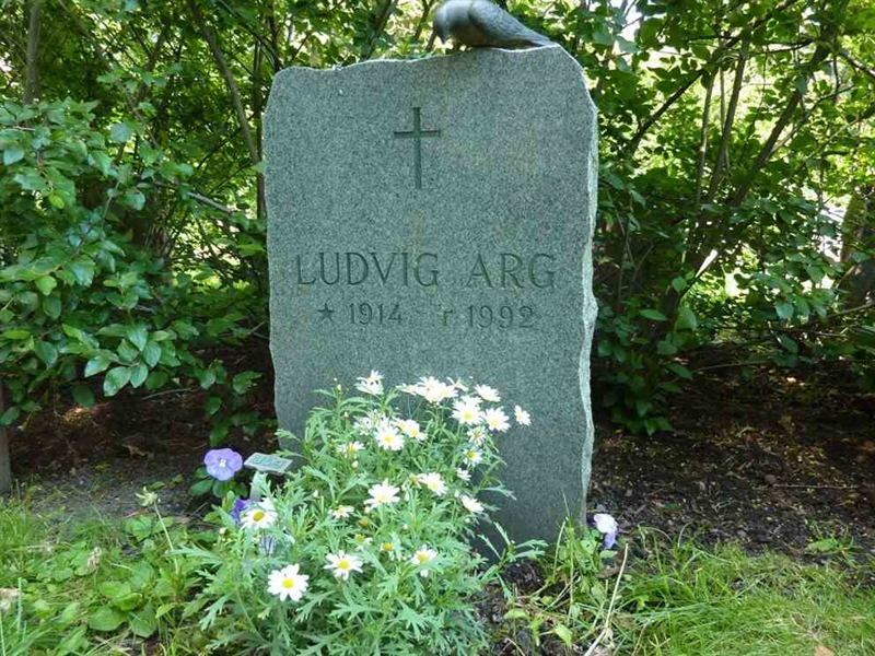 Grave number: 1 J   59