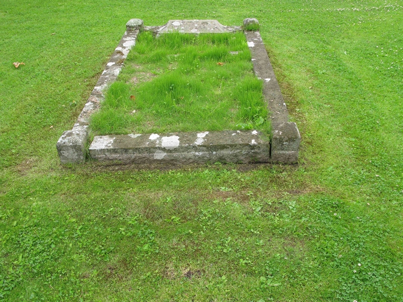 Grave number: SN H    34