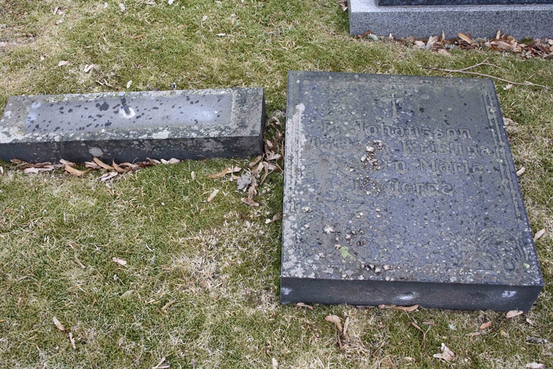 Grave number: Bk G   979, 980
