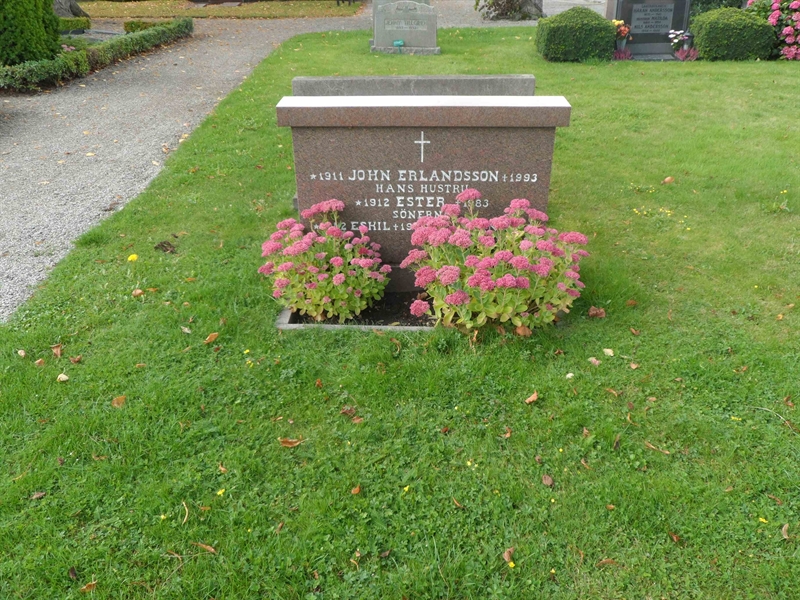 Grave number: SK J    31, 32