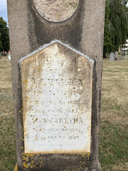 Grave number: G 02 17