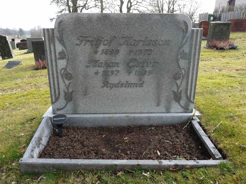 Grave number: JÄ 1   83