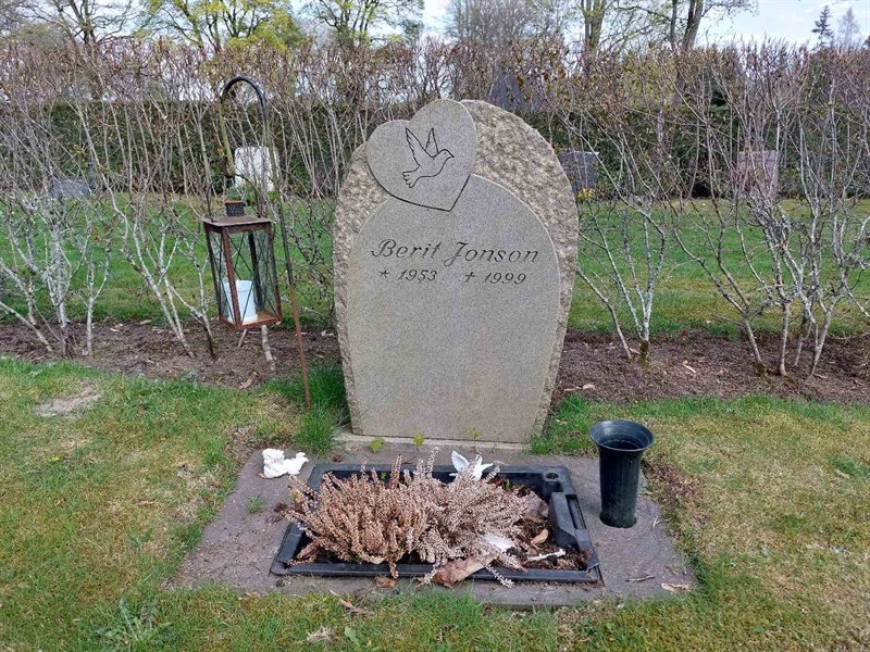 Grave number: HÖ 10  104, 105