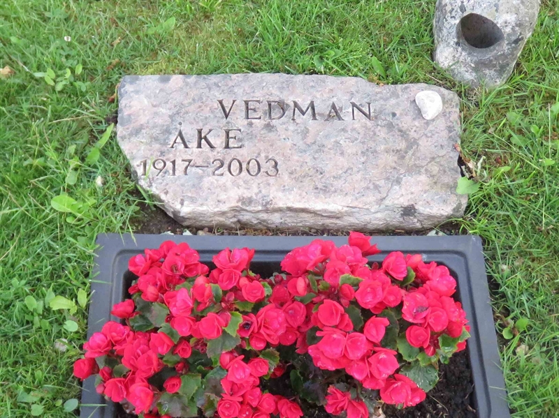 Grave number: 01 Y    48