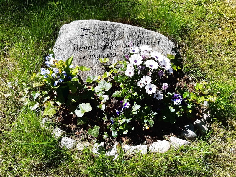 Grave number: KA 13    84