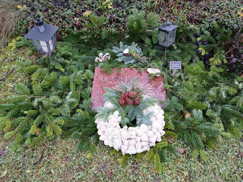 Grave number: FE K    44