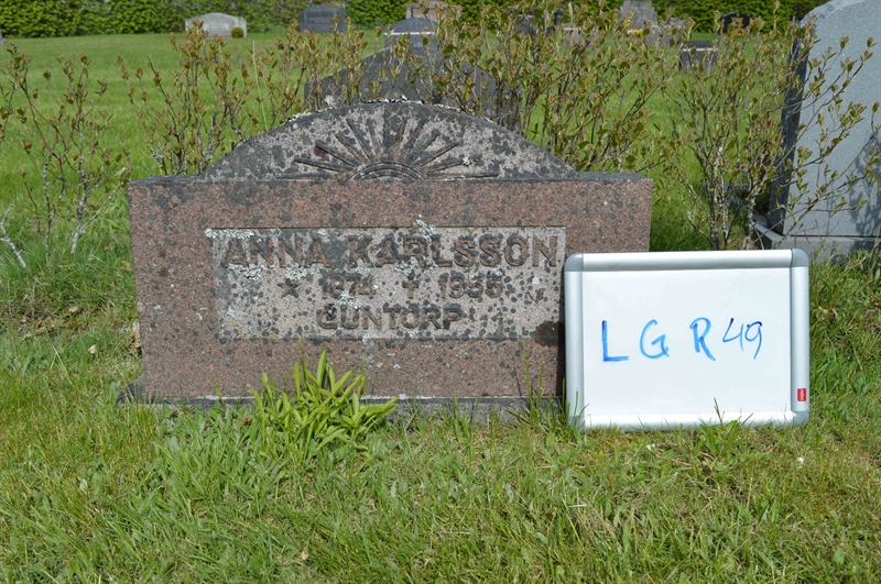 Grave number: LG R    49