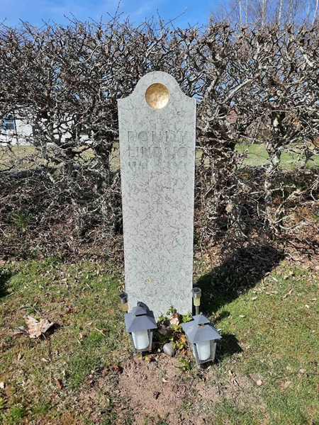 Grave number: VN E   195-196