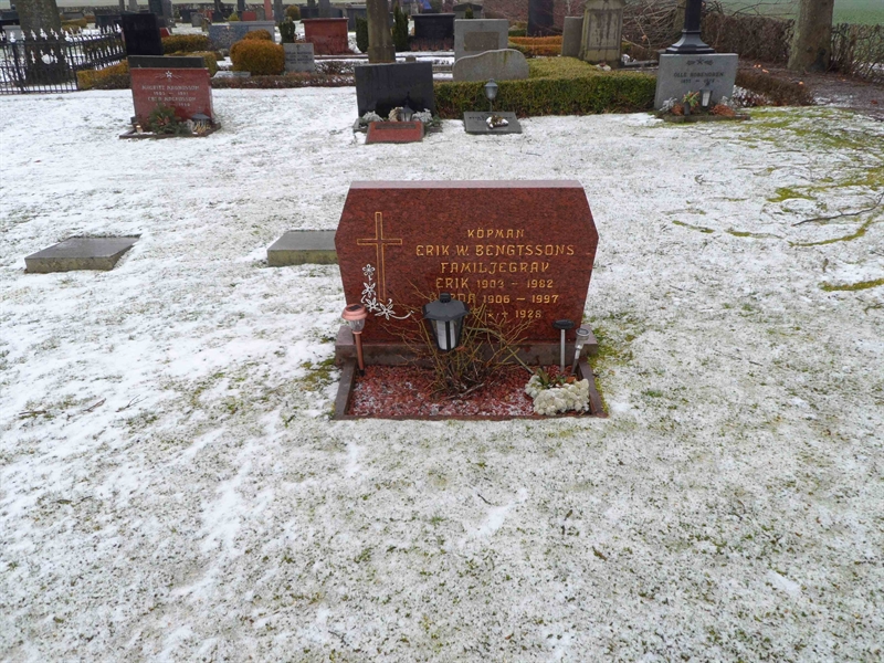 Grave number: VK B    13