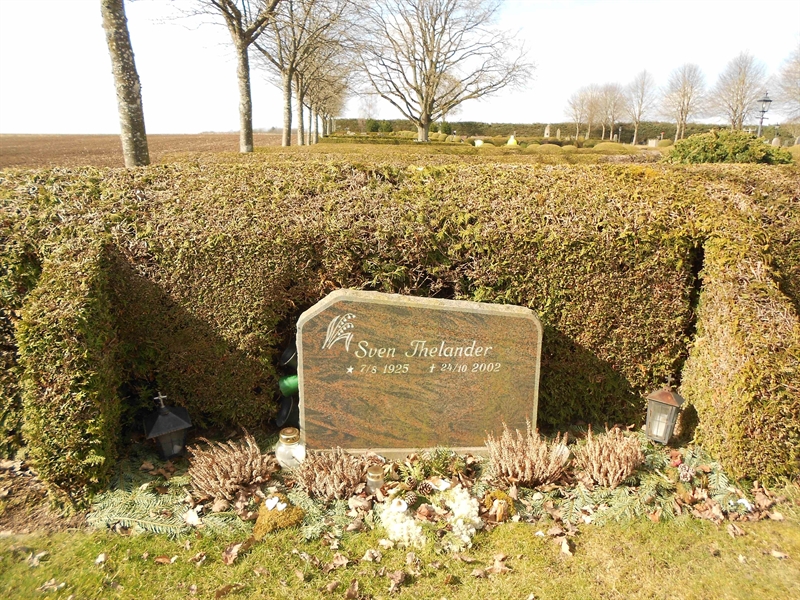 Grave number: V 27   133A, 133B