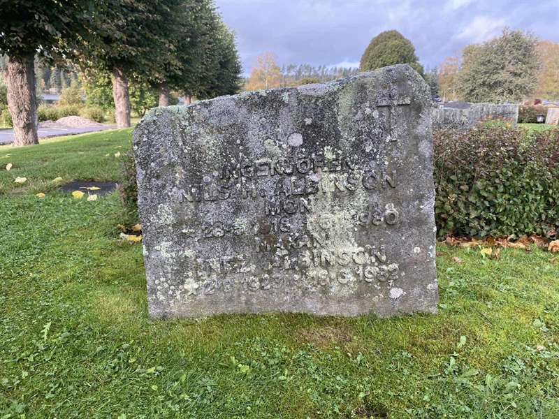 Grave number: 4 Öv 17   168-169