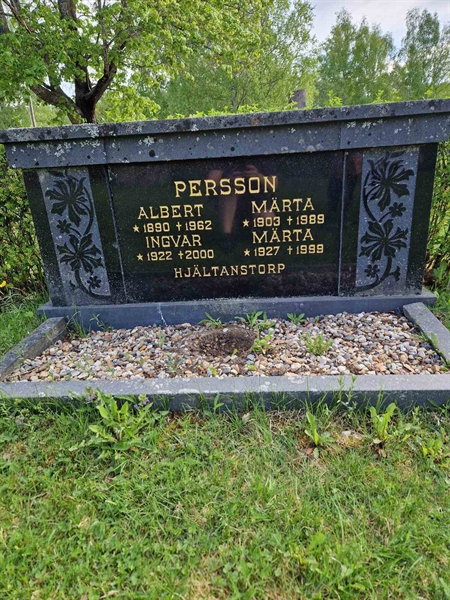 Grave number: 2 14 1761, 1762