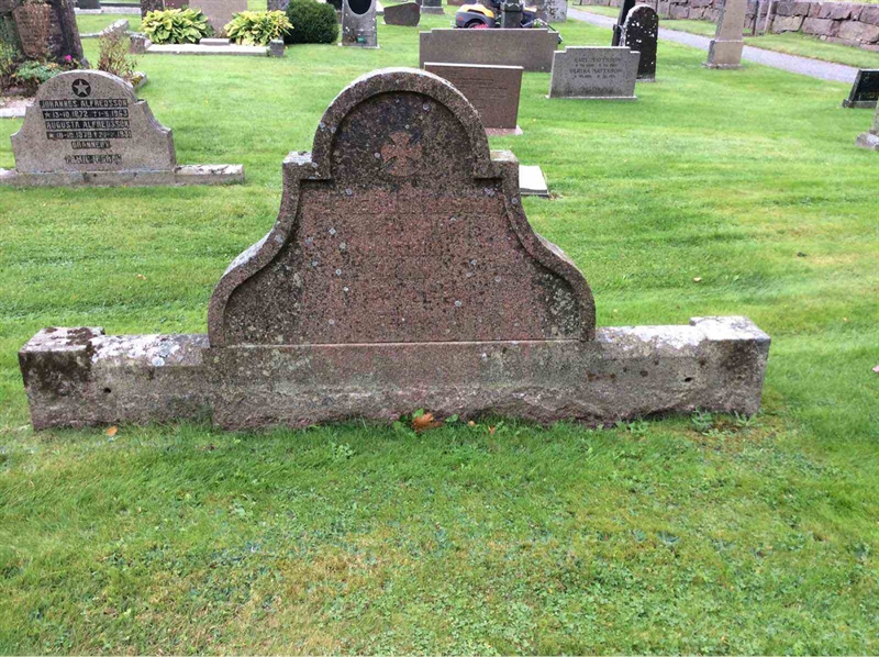 Grave number: KN 01    24, 25
