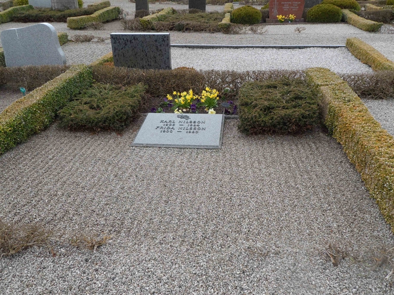 Grave number: VK R    12