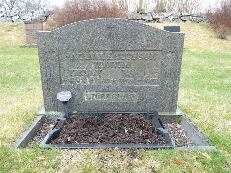 Grave number: LE 6   55