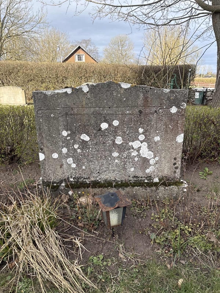 Grave number: LO 92, 93