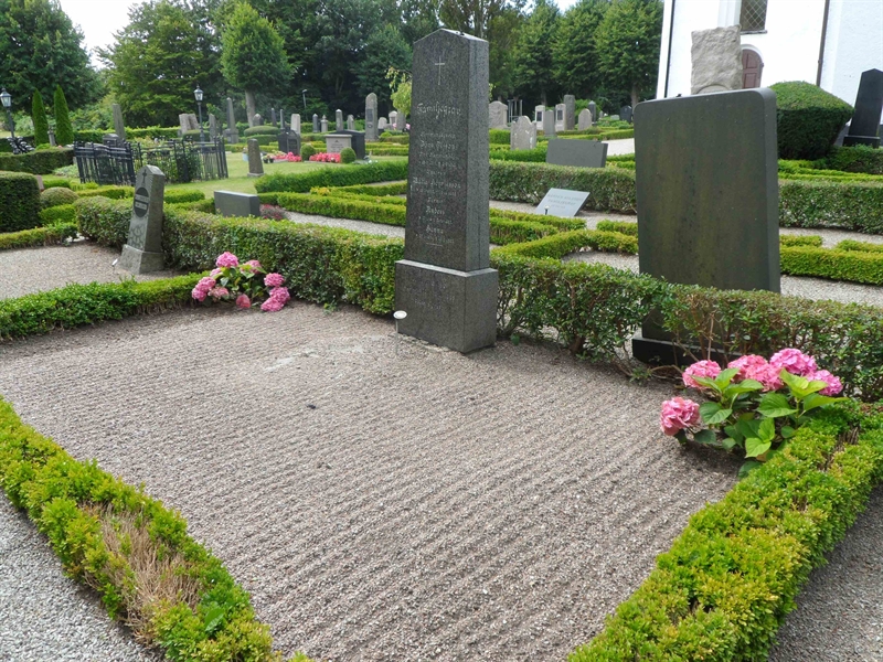 Grave number: HGK 2    40