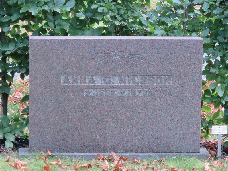 Grave number: HÖB GL.R    10