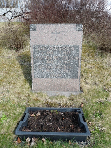 Grave number: LE 6    9