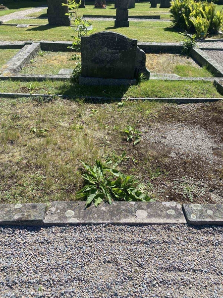 Grave number: 10 E    38-40