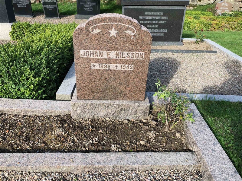 Grave number: SK 04    37, 38, 39, 40, 41