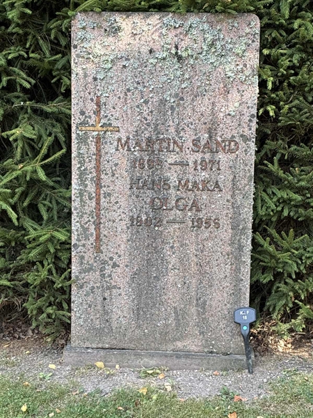 Grave number: 22 F    18