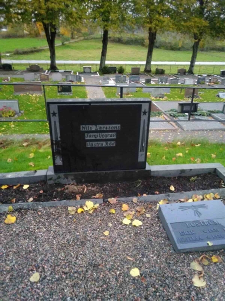 Grave number: VÄ 03   150, 151