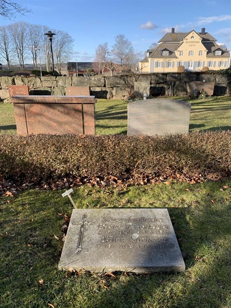 Grave number: SÖ H    25, 26