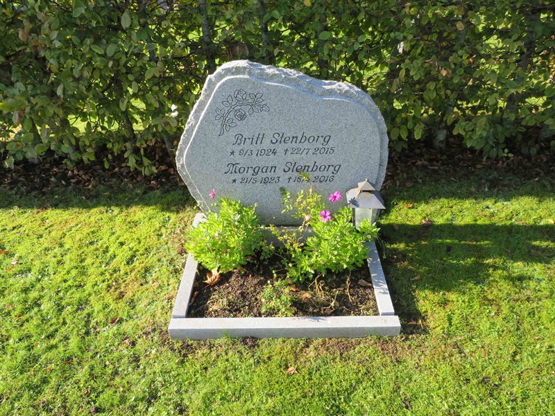 Grave number: 1 12   38