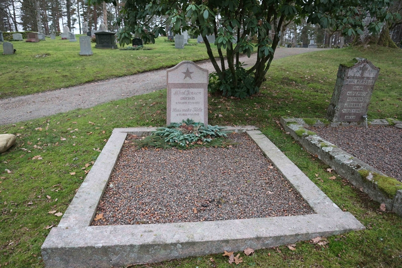 Grave number: Er G 8    10