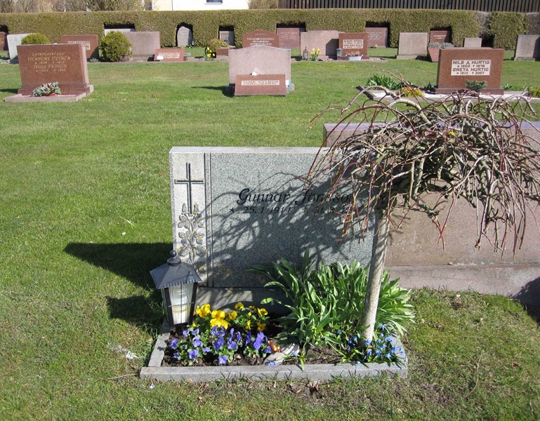 Grave number: NY D   200, 201