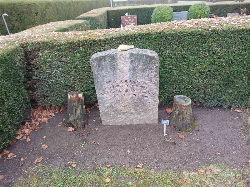 Grave number: FE E    71, 72