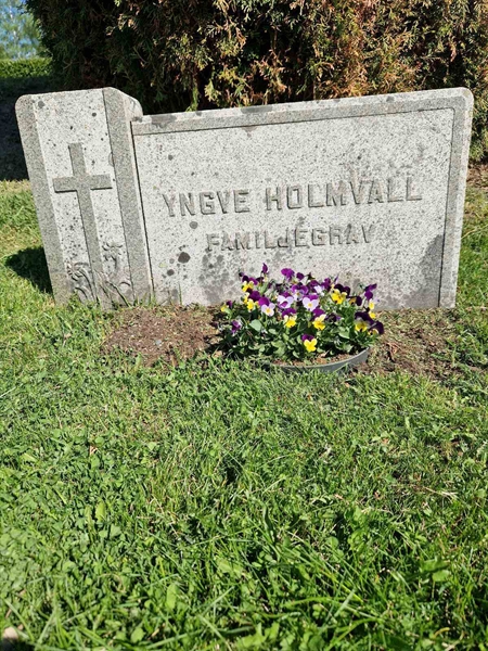 Grave number: 501 26 5261-5262