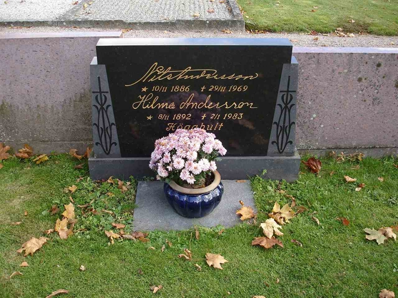 Grave number: FN M     4, 5