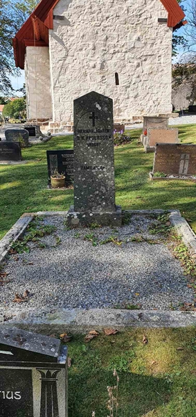 Grave number: SG 02   155, 156