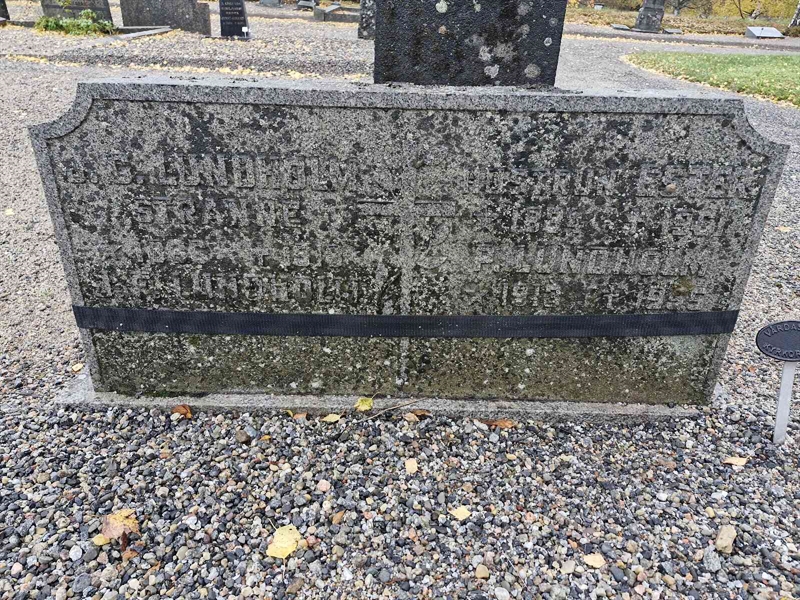 Grave number: AK A   533-535