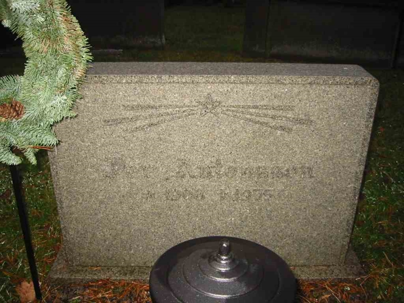 Grave number: KV 8   251