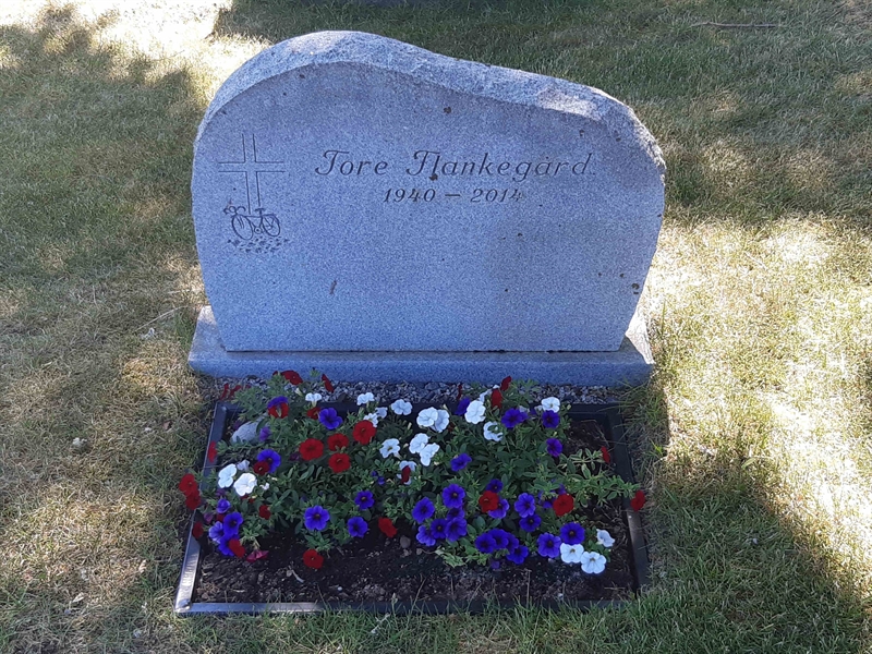 Grave number: JÄ 13   139