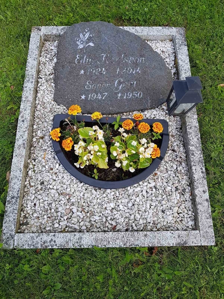 Grave number: 06 60201