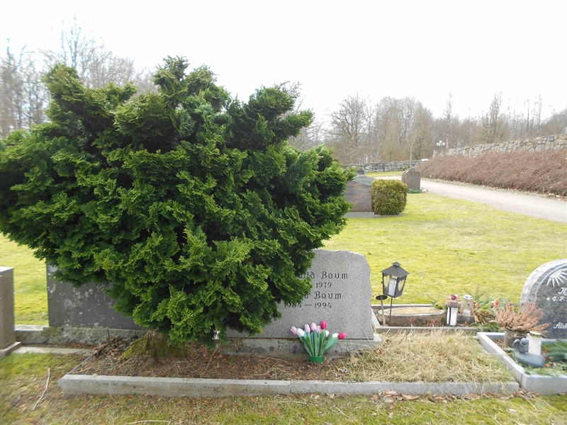 Grave number: NÅ M5   121, 122