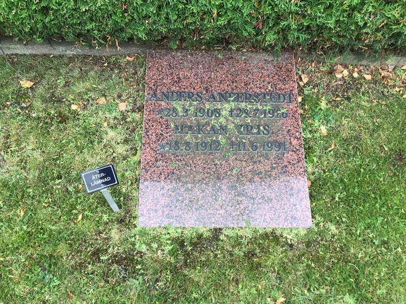Grave number: 20 H   107-108