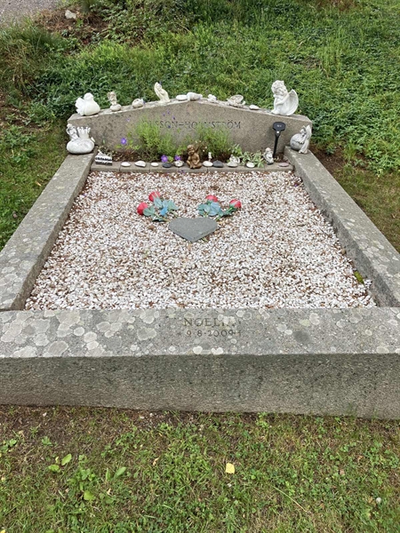 Grave number: 1 12     1