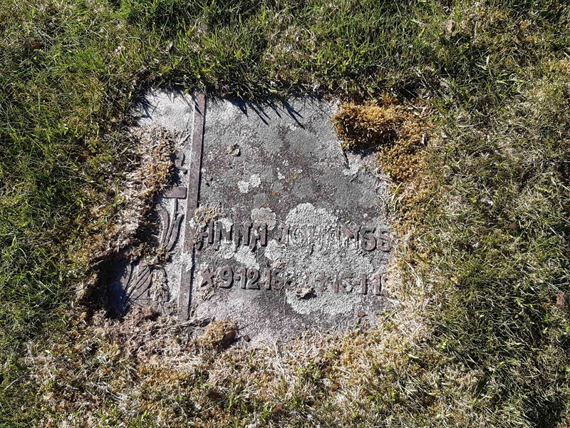 Grave number: KA 03    21