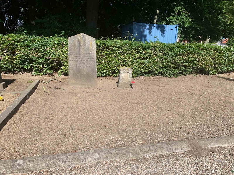 Grave number: SH 66    37