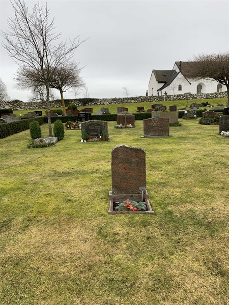 Grave number: SÖ L   122, 123
