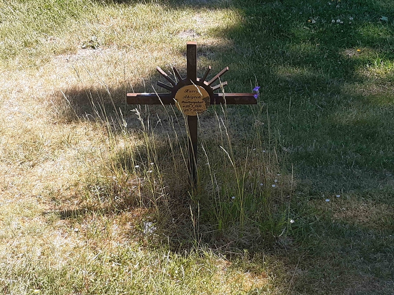 Grave number: JÄ 12    82