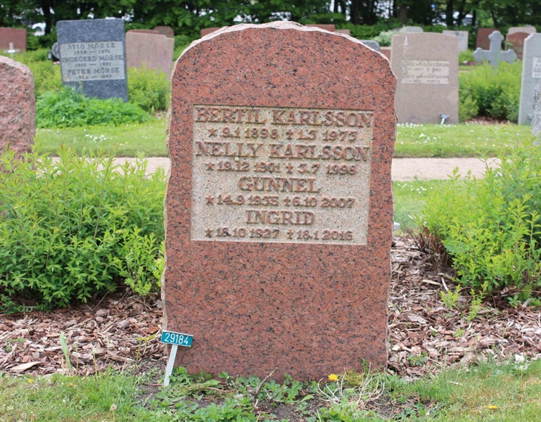 Grave number: Ö 29   261, 262