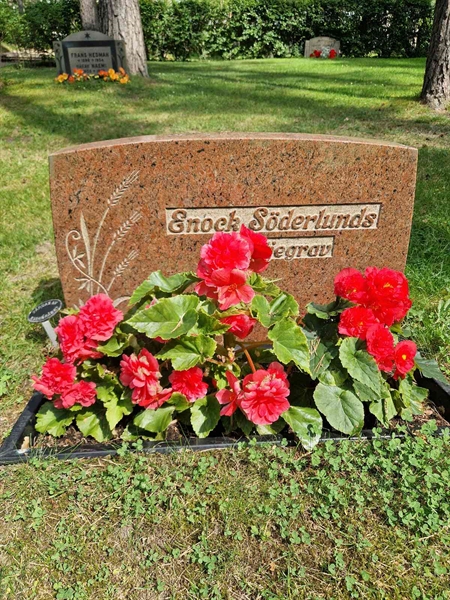 Grave number: 1 KV.4     1-3