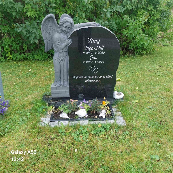 Grave number: N K 41, 42
