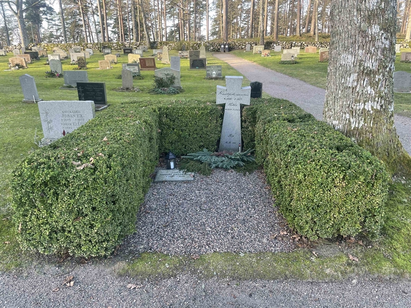 Grave number: Er G 4   239
